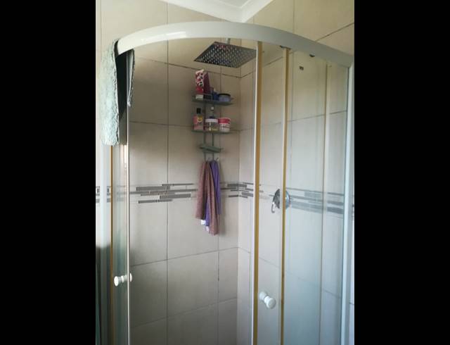 2 bed property to rent in LINDEN